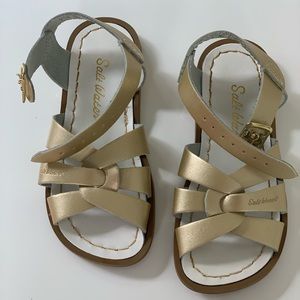 The Original Salt Water Sandals perfect condition!